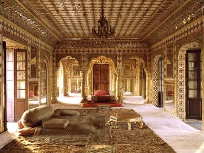 http://i5.photobucket.com/albums/y151/Kuss/17-4381The-Audience-Hall-the-City-Palace-Jaipur-Rajasthan-State-India-Posters.jpg