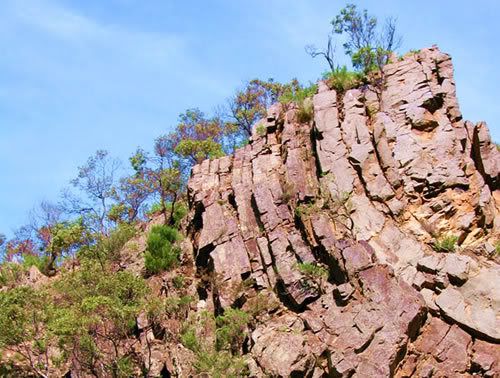 Photo: Rock layers in Werribee Gorge