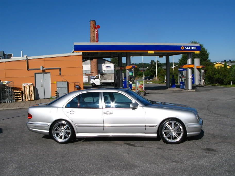http://i5.photobucket.com/albums/y157/abalonee/Bilsemester001.jpg