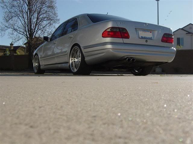 http://i5.photobucket.com/albums/y157/abalonee/DSC08602Small.jpg