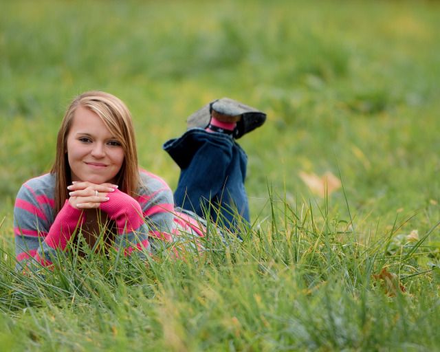 IMAGE: http://i5.photobucket.com/albums/y158/goose2duck/courtney-95reedit.jpg