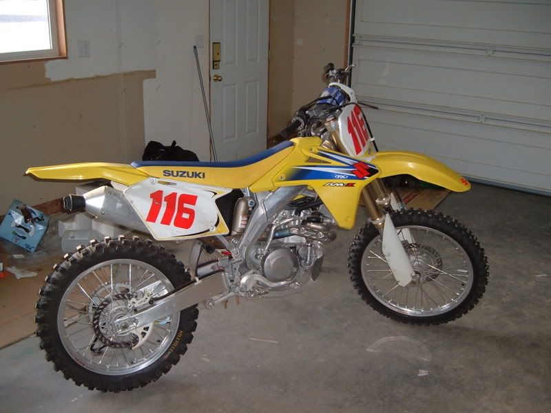 http://i5.photobucket.com/albums/y159/robacura/rmz002.jpg