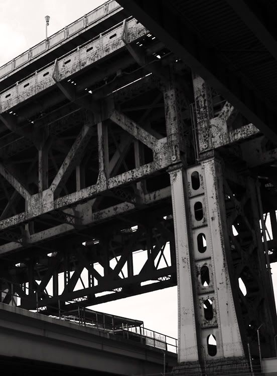 IMAGE: http://i5.photobucket.com/albums/y160/03lespaul/BF_bridge_9-22-06a_lores.jpg