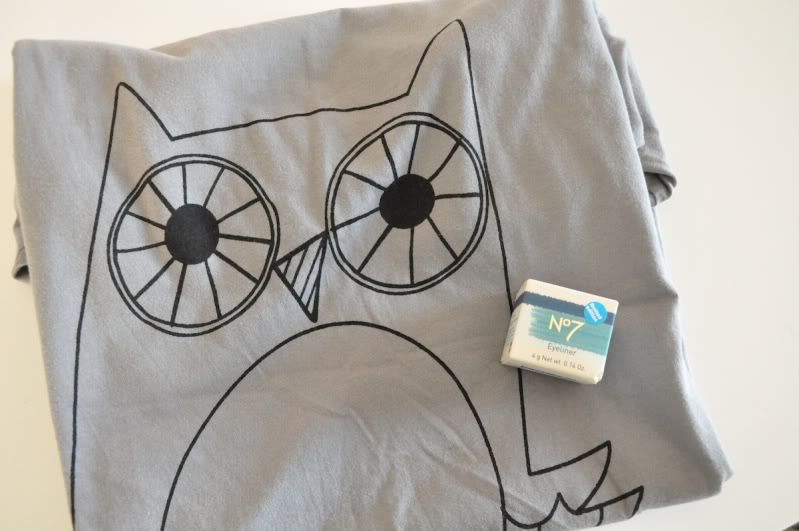 TopShop Owl T-Shirt and No7 gel eyeliner