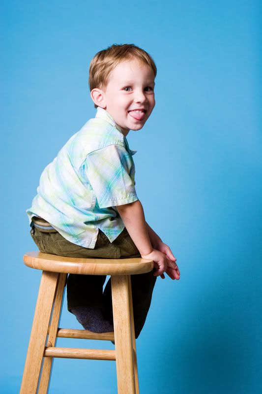 IMAGE: http://i5.photobucket.com/albums/y162/nic780/canon/11-3-20067-23-10AM_0151.jpg