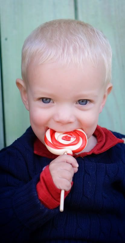 IMAGE: http://i5.photobucket.com/albums/y162/nic780/canon/12-1-20063-58-20AM_0073.jpg