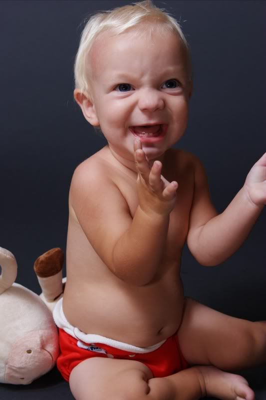 IMAGE: http://i5.photobucket.com/albums/y162/nic780/canon/9-10-20069-58-09AM_0051.jpg