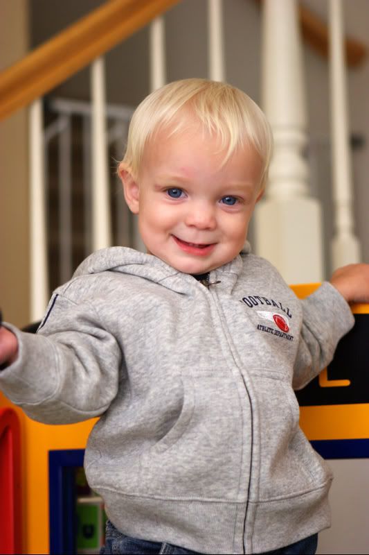 IMAGE: http://i5.photobucket.com/albums/y162/nic780/pw/9-26-20066-38-43AM_0083.jpg