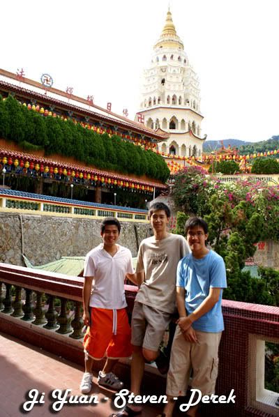 Loh Ji Yuan Steven Pongidin Derek Ooi