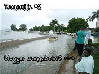 Mini Tsunami in Penang Esplanade #2