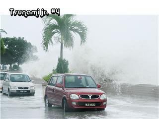 Mini Tsunami in Penang Esplanade #4