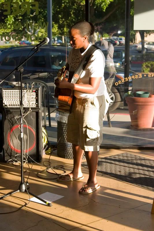 IMAGE: http://i5.photobucket.com/albums/y165/HootyHoo/ts_2.jpg