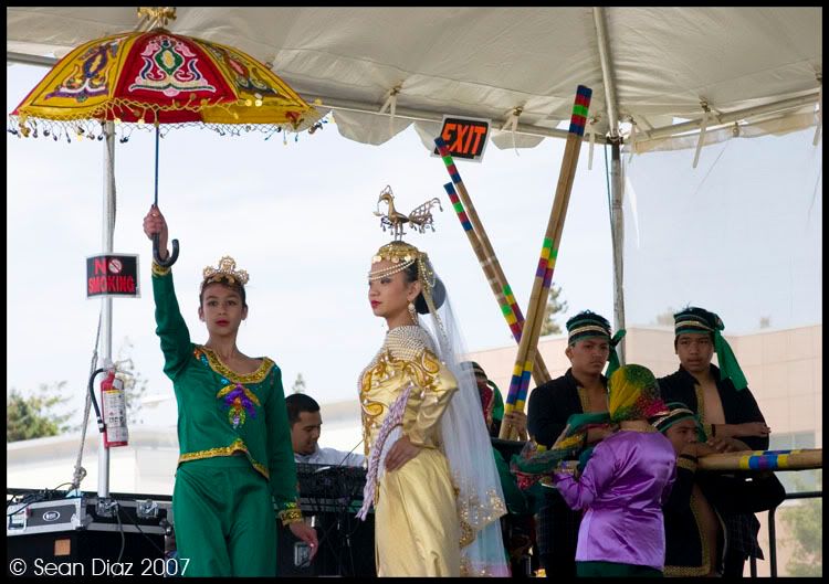 IMAGE: http://i5.photobucket.com/albums/y165/HootyHoo/uhh.jpg