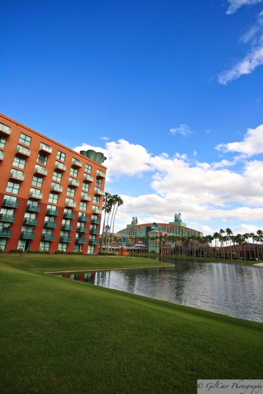 IMAGE: http://i5.photobucket.com/albums/y165/batmangil/Honeymoon074.jpg