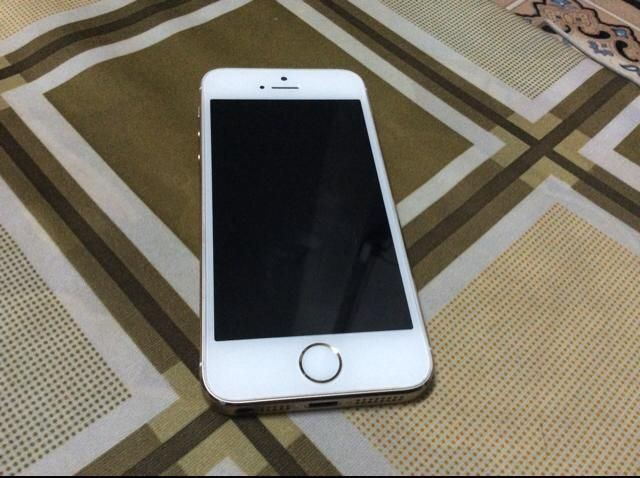 Iphone 5s 32G màu vàng lock AU KDDI còn mới 95%