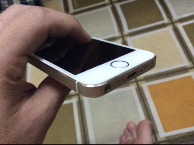 Iphone 5s 32G màu vàng lock AU KDDI còn mới 95% - 2