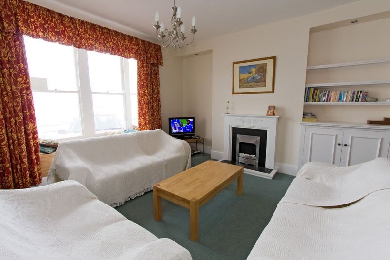 IMAGE: http://i5.photobucket.com/albums/y167/BluePete85/Flat/IMG_0309-PS.jpg