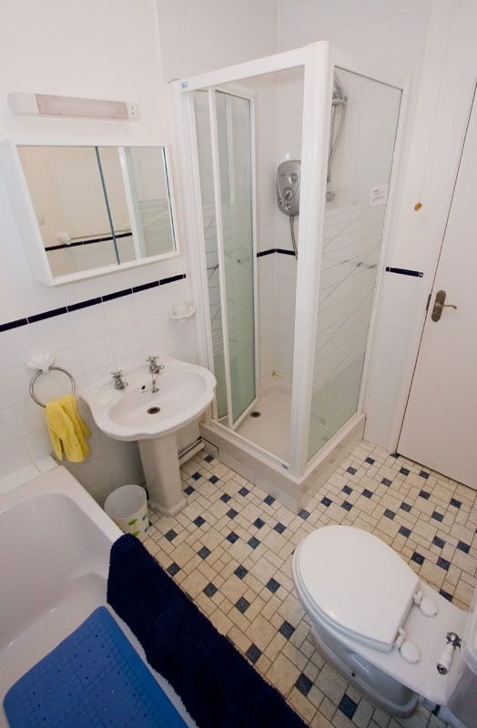 IMAGE: http://i5.photobucket.com/albums/y167/BluePete85/Flat/IMG_0326-PS.jpg