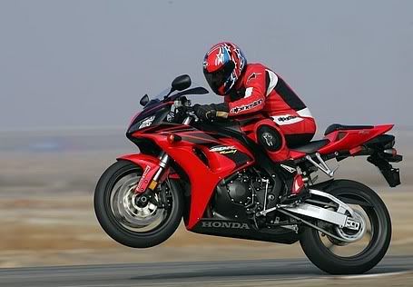 http://i5.photobucket.com/albums/y167/awdtt/wheeeelie.jpg