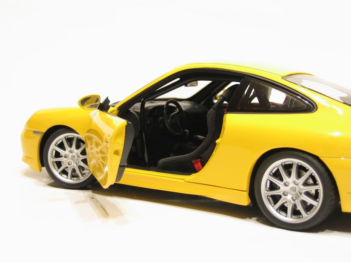 Autoart Porsche Carrera 996