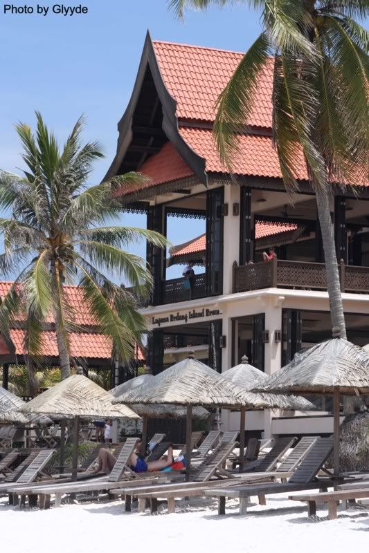 IMAGE: http://i5.photobucket.com/albums/y170/Glyyde/IMG_0248.jpg