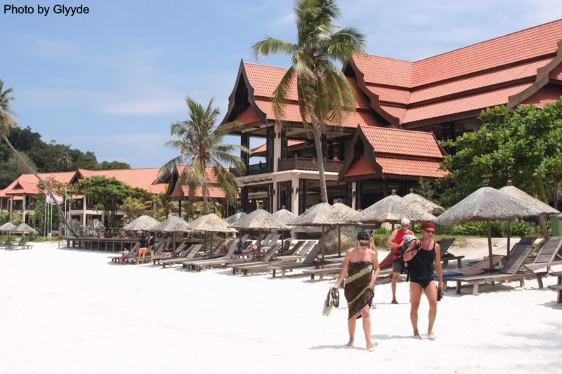 IMAGE: http://i5.photobucket.com/albums/y170/Glyyde/IMG_0249.jpg