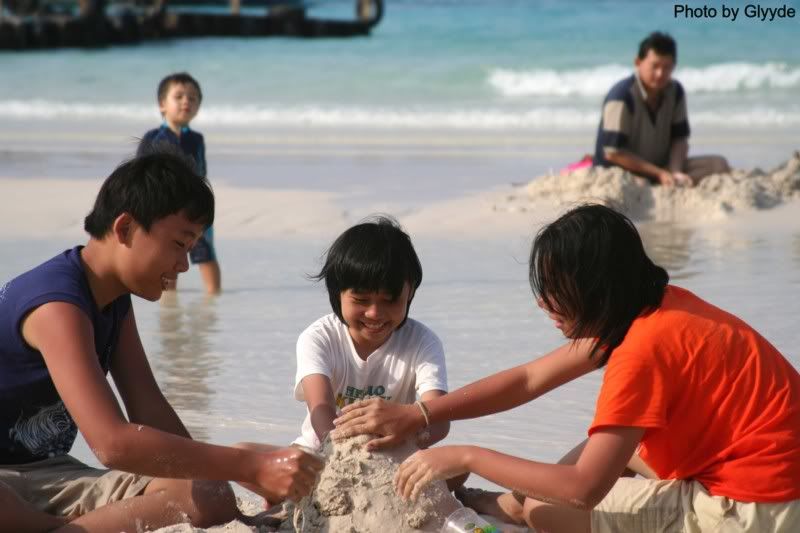 IMAGE: http://i5.photobucket.com/albums/y170/Glyyde/IMG_0321.jpg