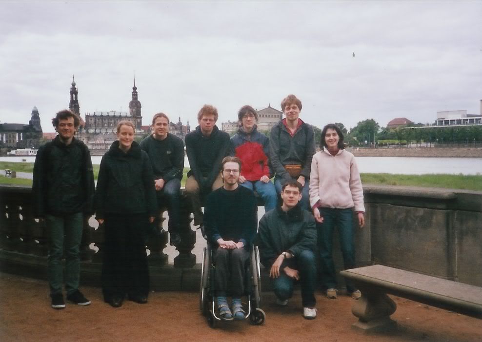 Gruppenfoto an der Elbe