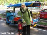 naek tuktuk sampe bobok