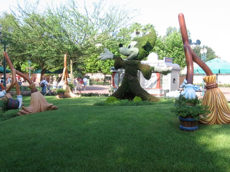 re: Greetings from Walt Disney World!!!