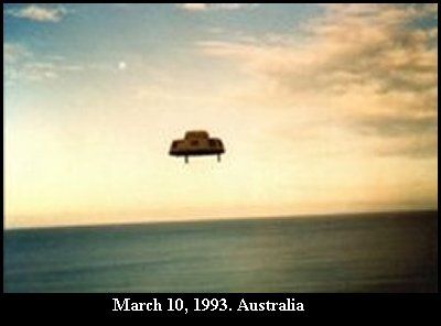 UFO-over-Maslin-beach-Australia_fake-looking-50s-style.jpg