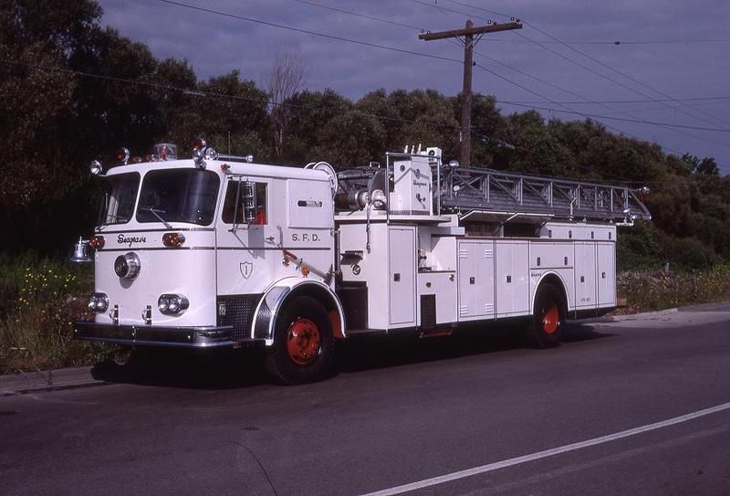 [Image: TRUCK%201%201968%20SEAGRAVE_zpseuyide7d.jpg]
