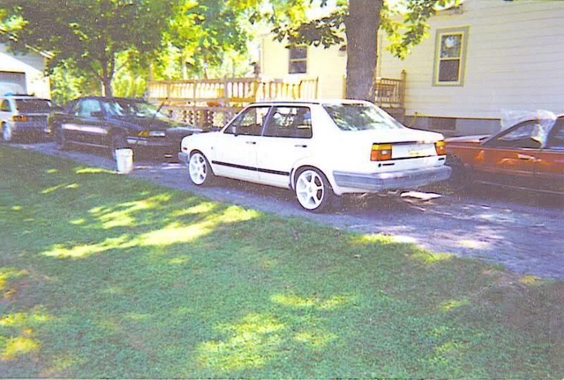 http://i5.photobucket.com/albums/y179/waltbabyluv/jetta1.jpg