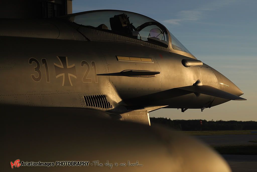 MBAviationImagesETNLShelterBravoAreaSuns