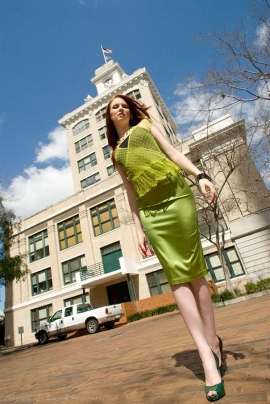 http://i5.photobucket.com/albums/y184/0101011/modeling/l_4c4d68662384454ab73b449adc797f4e.jpg