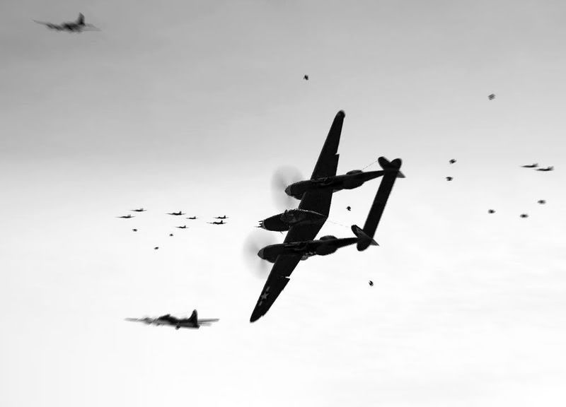 [Image: P-38silhouettebwzmblr.jpg]