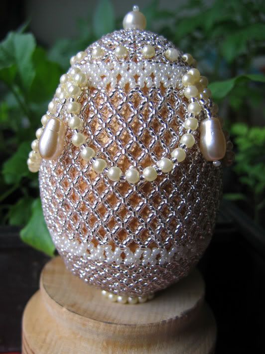 http://i5.photobucket.com/albums/y184/WessaLia/beads/egg4.jpg