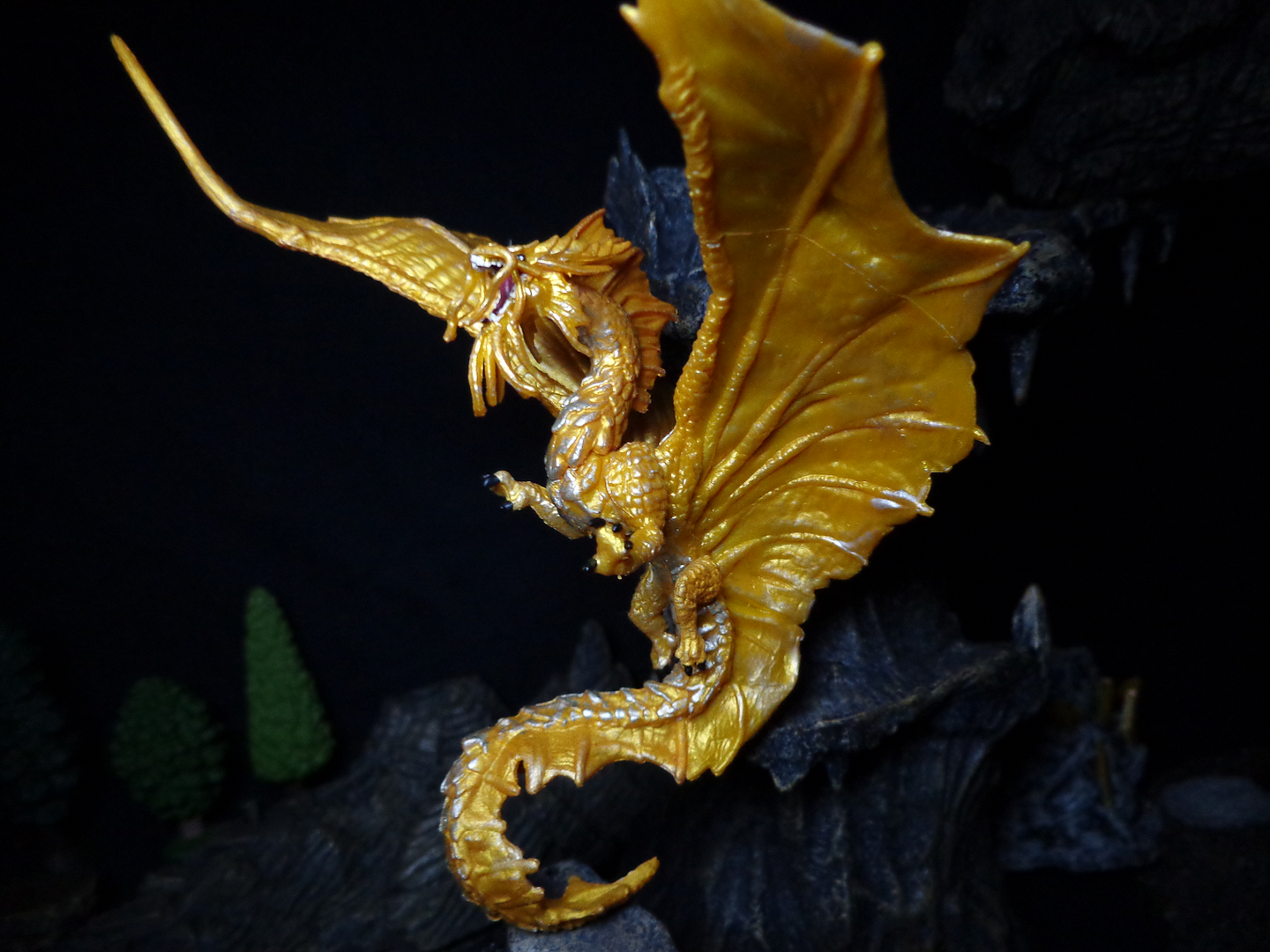 GoldDragon-Flight01.png