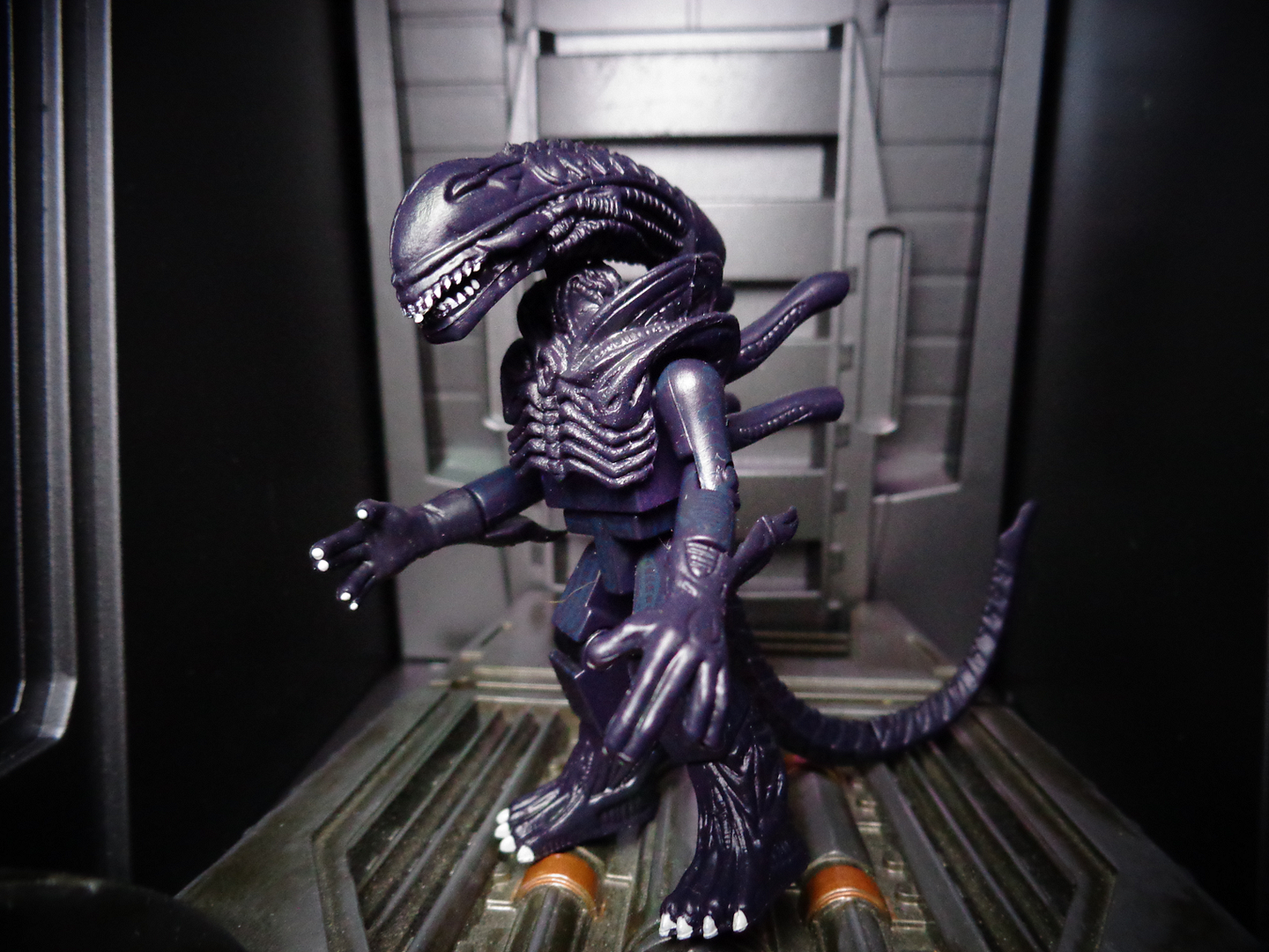 AlienBlack.png