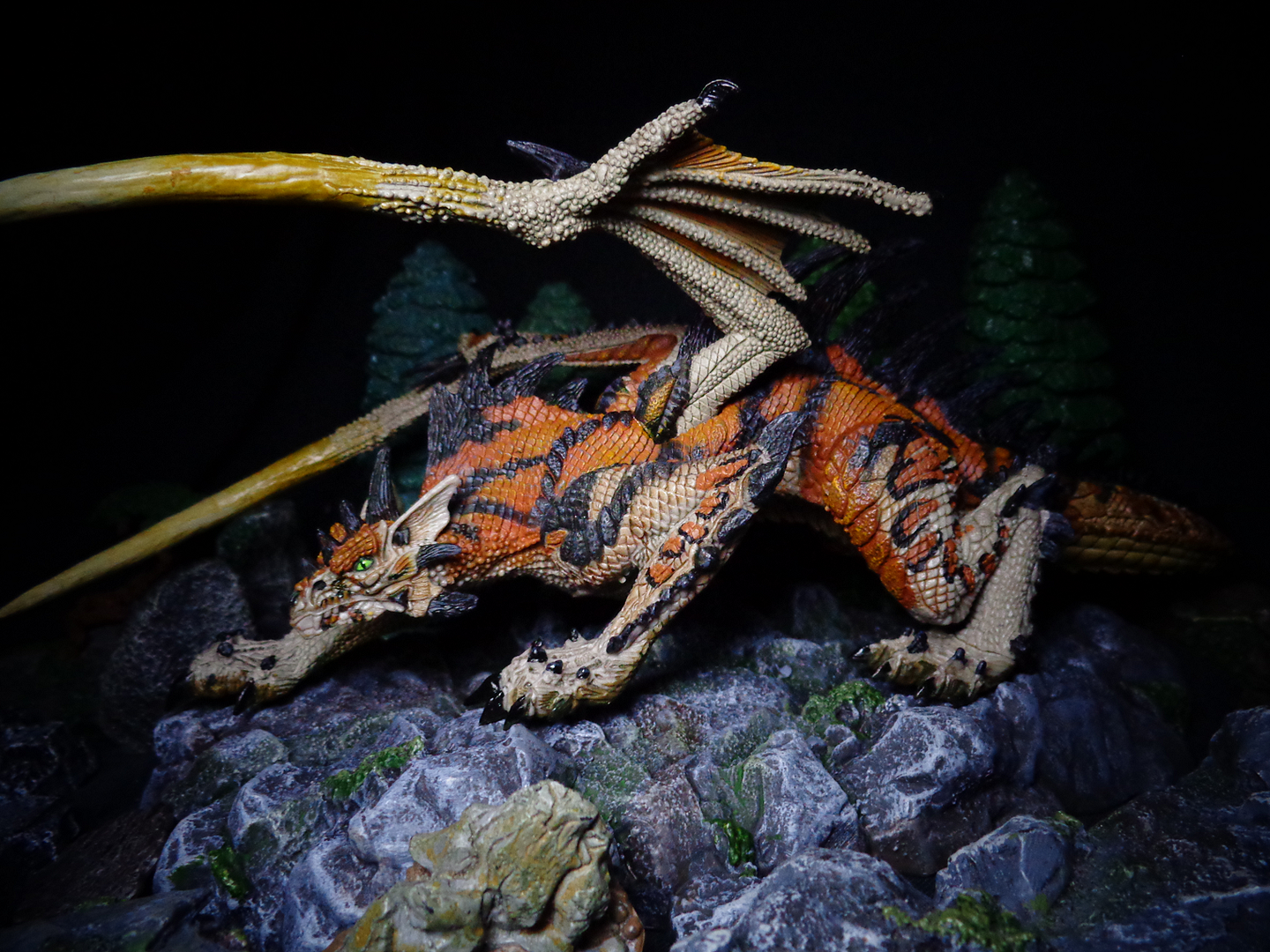 HunterDragon2-Side.png