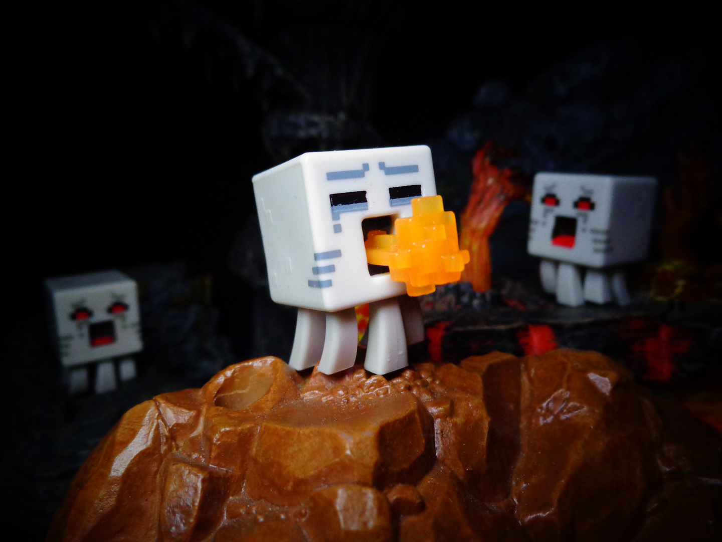 Minecraft-AttackingGhast.png