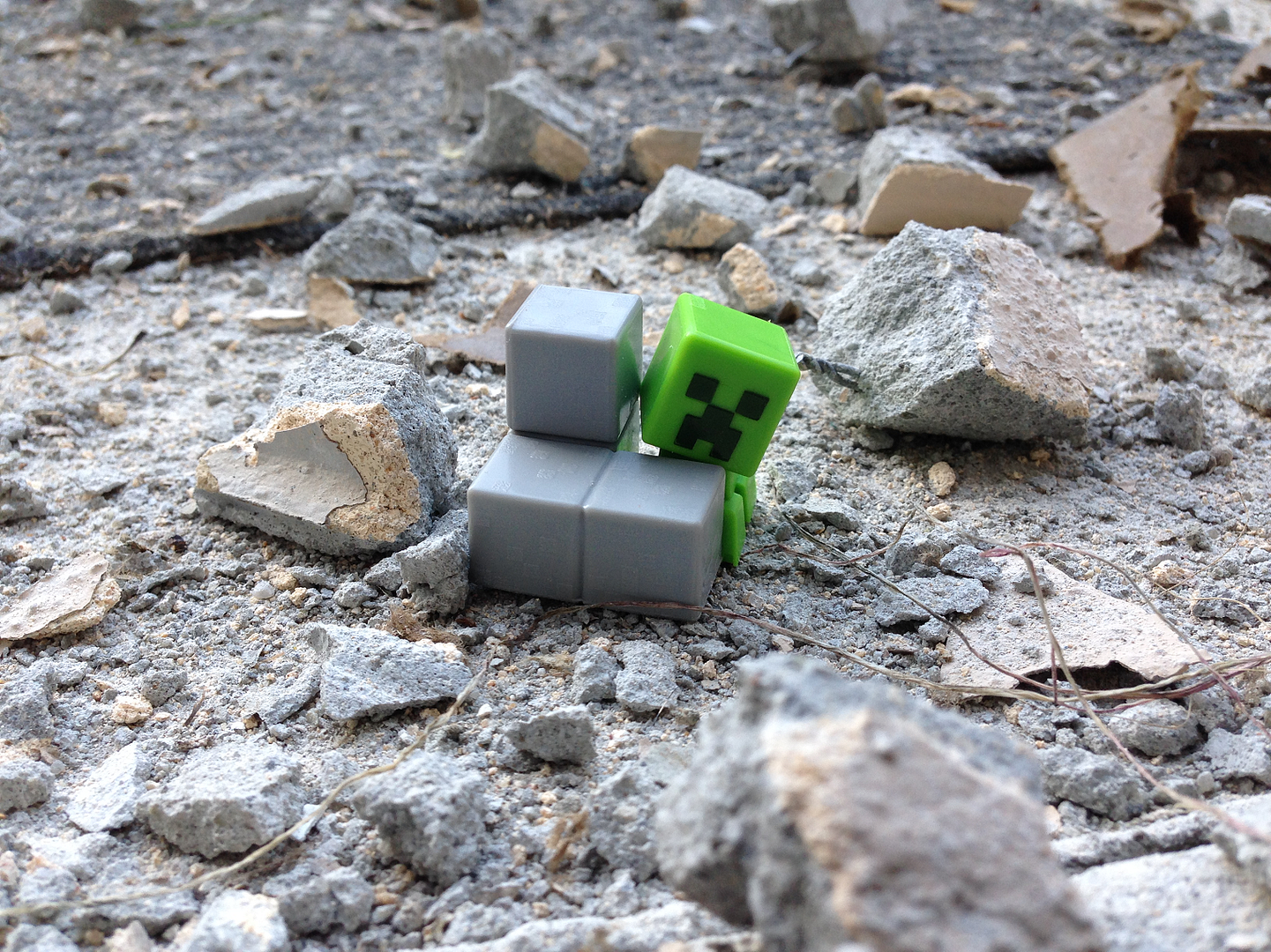 Minecraft-SneakyCreeper_1.png