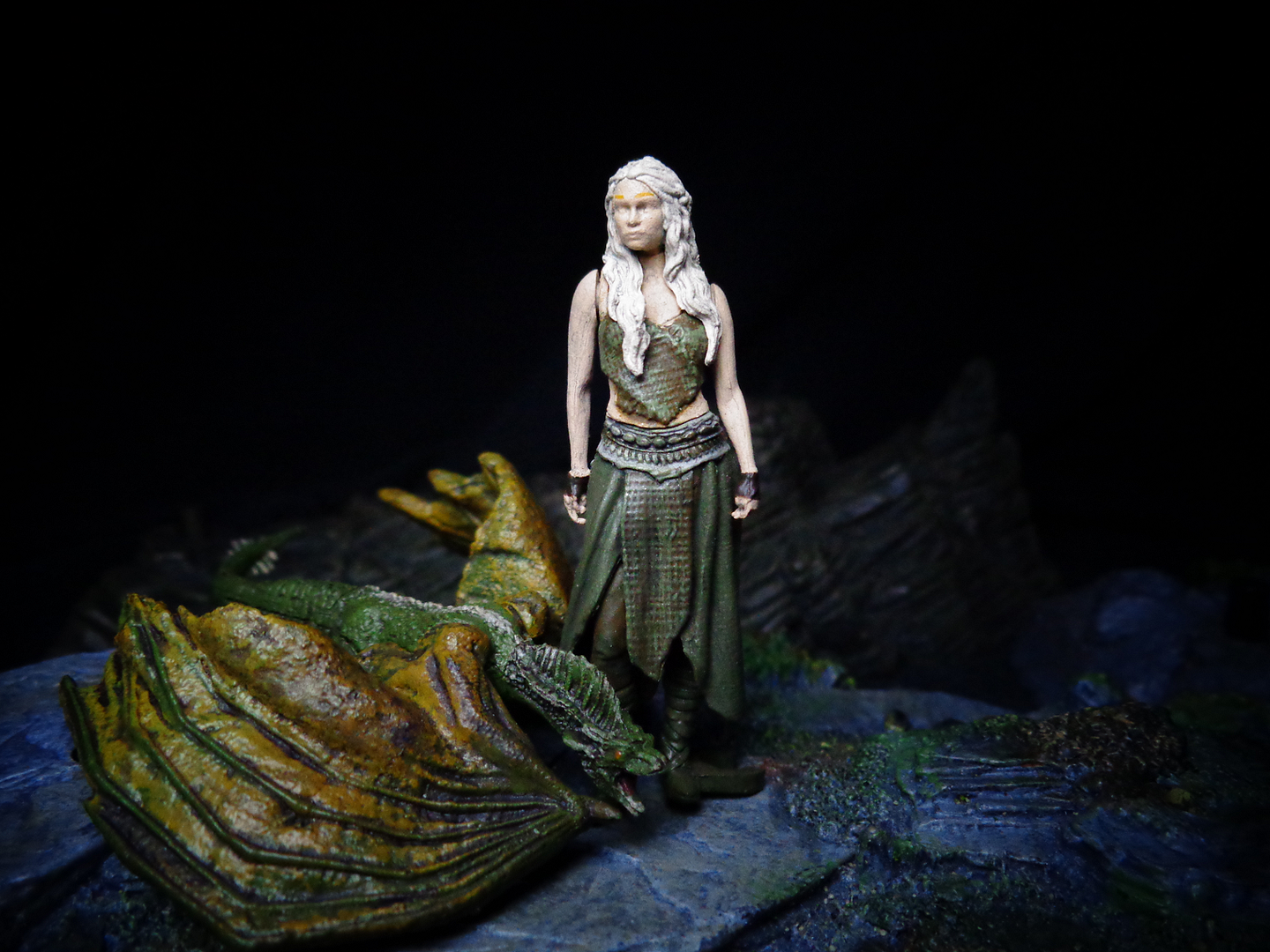 Rhaegal-Daenerys.png