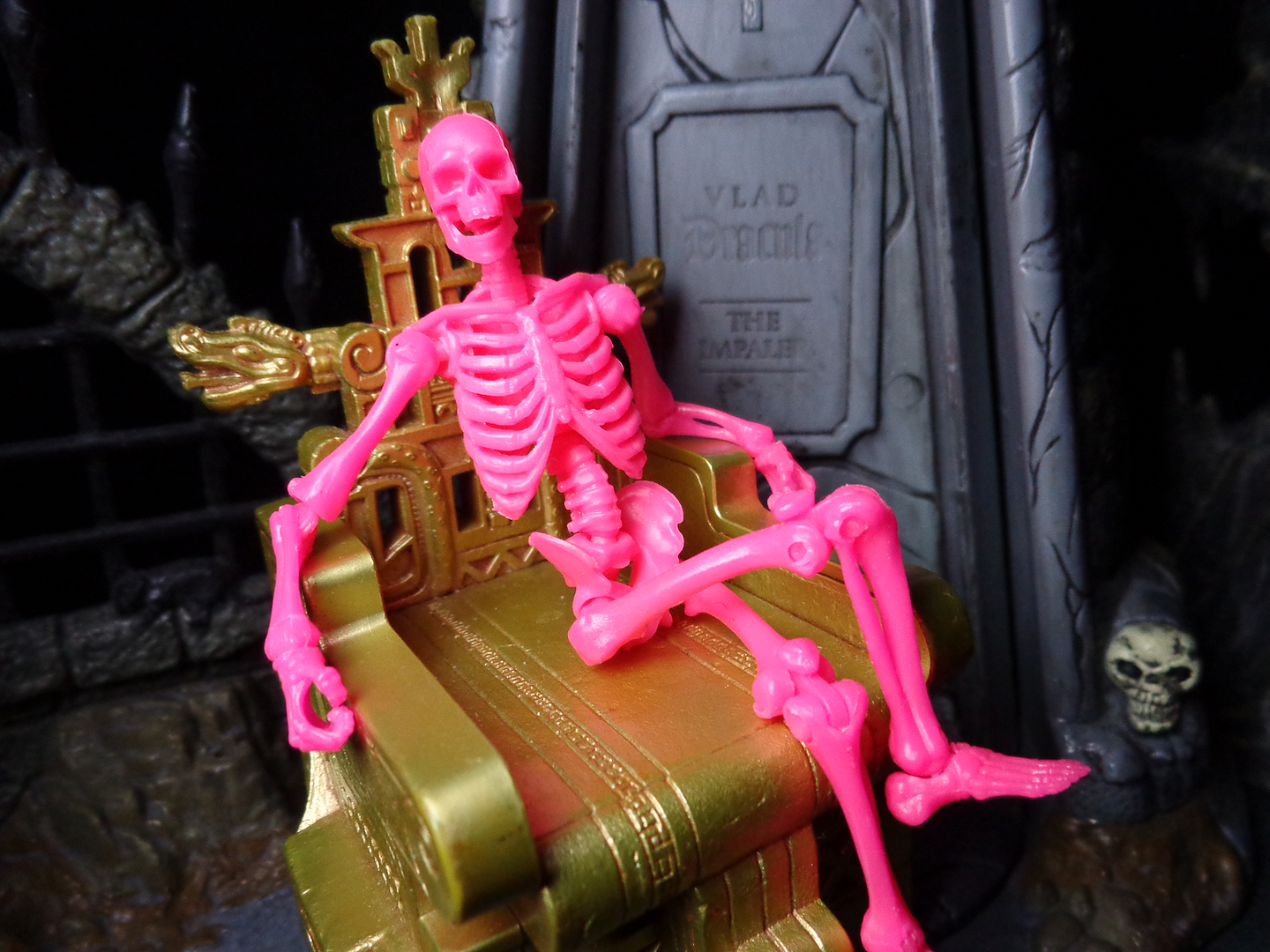 Skelly-Sit.png