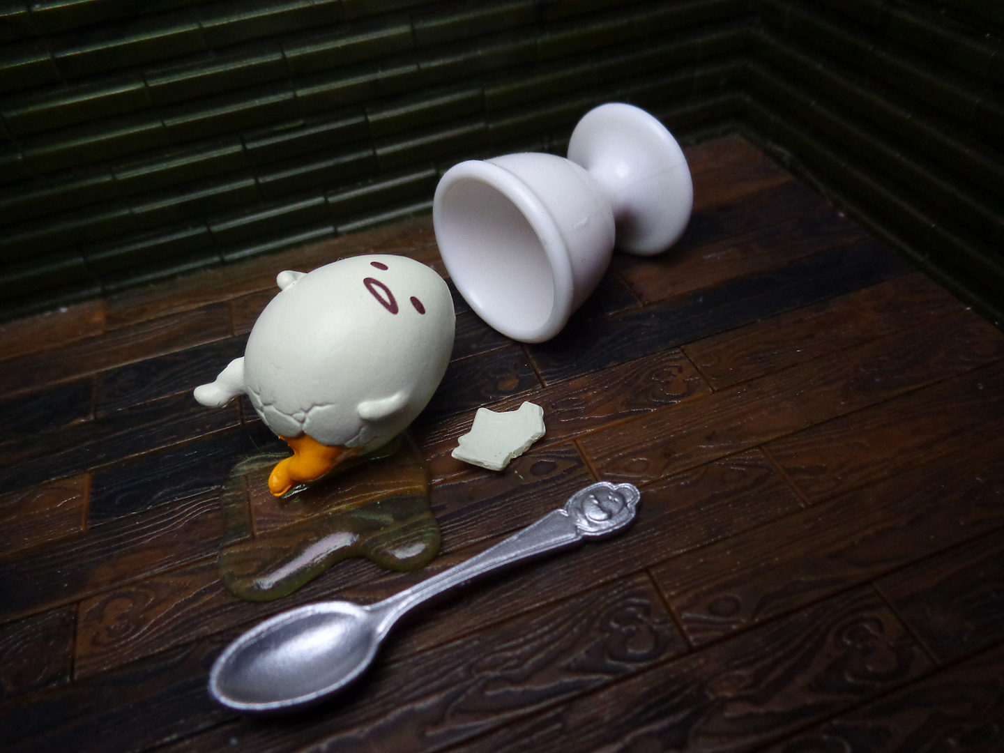 Gudetama-CheckBeforeYouCrack.png