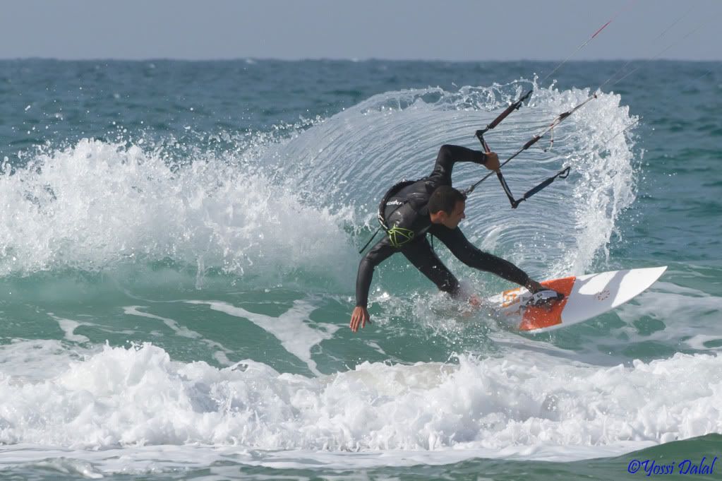 IMAGE: http://i5.photobucket.com/albums/y187/yossid/Kitesurfing/IMG_7542_sig.jpg