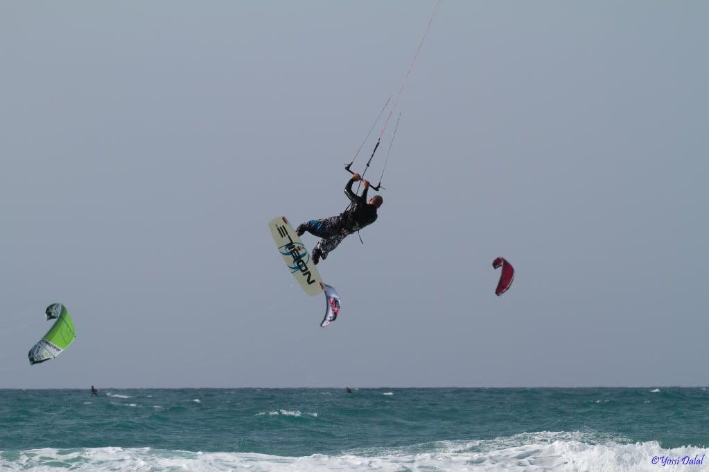 IMAGE: http://i5.photobucket.com/albums/y187/yossid/Kitesurfing/IMG_7869_sig-1.jpg