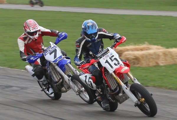 IMAGE: http://i5.photobucket.com/albums/y190/Hawmaw/Supermoto%20Ingliston%2010%20March%202007/Supermoto12asmall.jpg