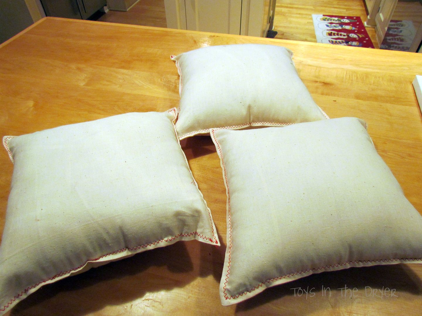 how to make Christmas pillows yourself