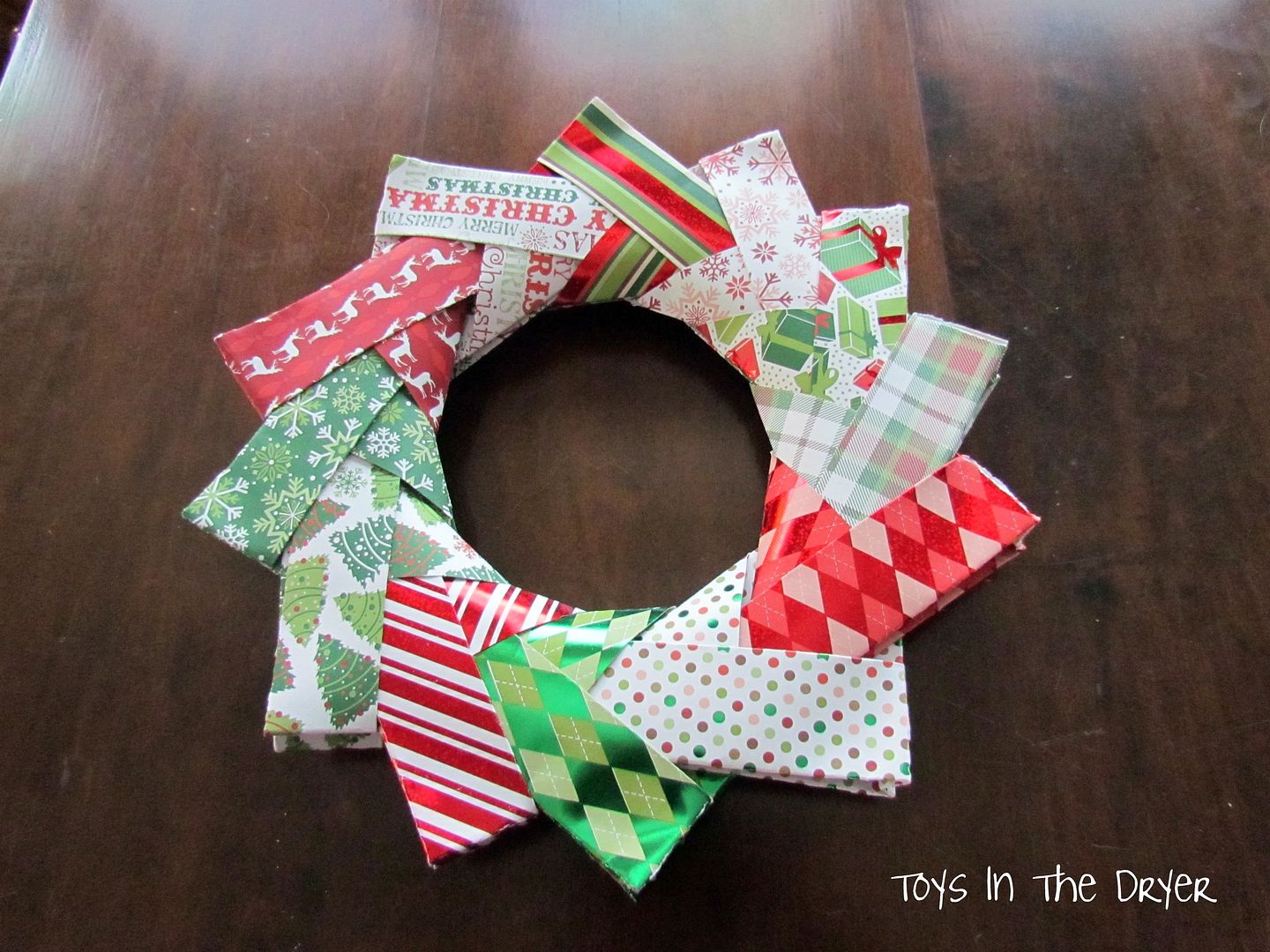 how to make an origami wreath